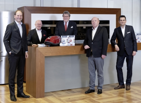 Miele erschließt neue Geschäftsfelder und übernimmt belgischen Staubbeutelhersteller -
